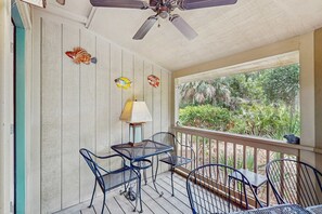 Outdoor dining - Recently Updated Resort Villa with WiFi & Pool - Quick Walk to Beach (Hilton Head)