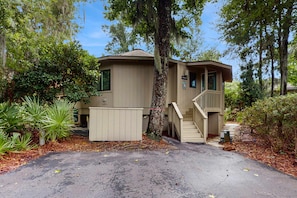 Exterior - Recently Updated Resort Villa with WiFi & Pool - Quick Walk to Beach (Hilton Head)