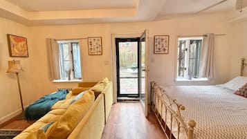 1 slaapkamer, een strijkplank/strijkijzer, gratis wifi, beddengoed