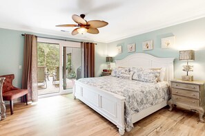Desk, iron/ironing board, WiFi, bed sheets - Bright & Beachy Dog-Friendly Villa w/ Fast WiFi, Central A/C, & a Shared Pool (Hilton Head)