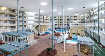 Updated getaway with pools, hot tub, close to beach