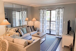 TV, offices - 1st floor condo with  balcony, pools, tennis & close to beach (Hilton Head)