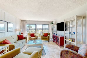 TV, offices - Coastal resort-style villa with pool, golf, & balcony - W/D, AC, & dog-friendly (Hilton Head)