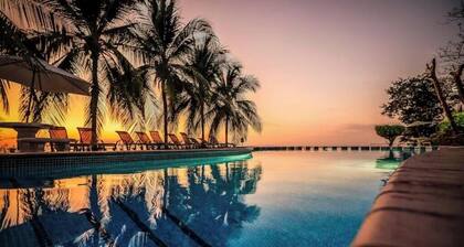 Oceanfront Escape at Punta Leona - Private Beach Access & Nature Reserve Retreat