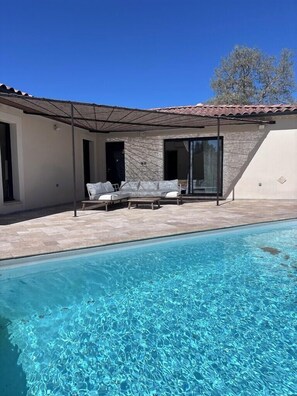 Pool - Villa Solaya - Private Pool in Isle-sur-la-Sorgue (L'Isle-sur-la-Sorgue)