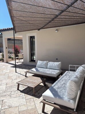 Terrace/patio - Villa Solaya - Private Pool in Isle-sur-la-Sorgue (L'Isle-sur-la-Sorgue)