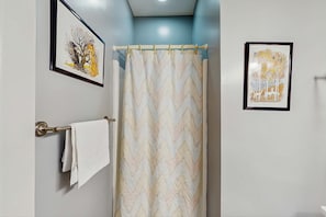 Shower, hair dryer, towels - Dog-Friendly Condo with WiFi, Pool, & Tennis - Short Walk to Beach (Hilton Head)
