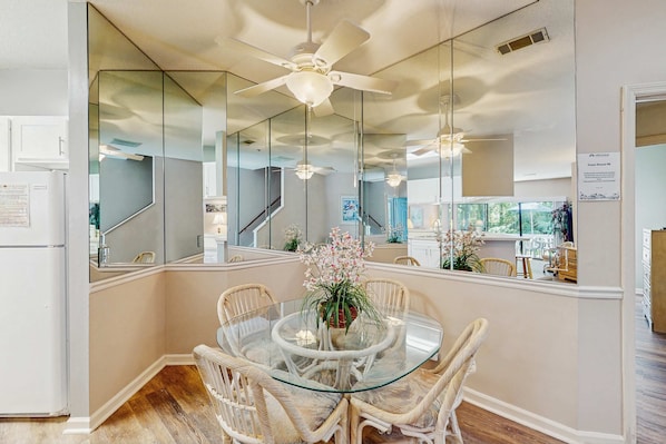 Dining - Dog-Friendly Condo with WiFi, Pool, & Tennis - Short Walk to Beach (Hilton Head)