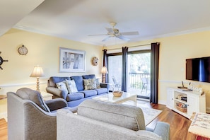TV, DVD player - Quiet Hideaway with Pools, Hot Tub, Tennis & Easy Beach Access (Hilton Head)