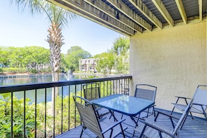 Property grounds - Quiet Hideaway with Pools, Hot Tub, Tennis & Easy Beach Access (Hilton Head)