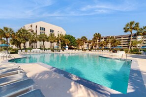 Pool - Contemporary Condo with Shared Pool, Hot Tub & Patio with Al Fresco Dining (Hilton Head)