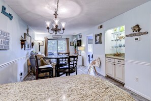 Dining - Updated island condo with two pools, tennis, & game room - walk to the beach (Hilton Head)