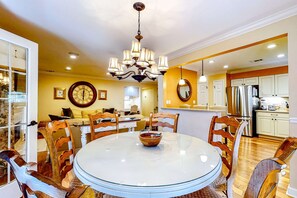 Interior - Dog-friendly villa w/ shared pool, WiFi, private washer/dryer, and central AC (Hilton Head)