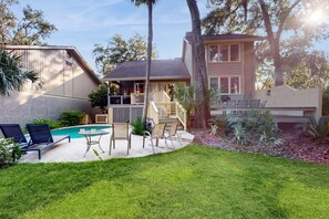 Exterior - Two King Bed Suites/Dog-friendly gem with pool, game room & golf course views - walk to beach (Hilton Head)