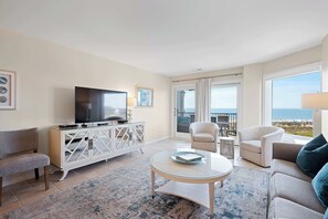 TV, offices - Beach-view 4th-floor condo with balcony, outdoor pool, elevator, BBQ area, W/D (Hilton Head)