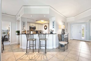 Interior - Stunning beach condo with two ocean-view balconies, shared pool & hot tub (Hilton Head)