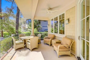 Outdoor dining - Two-story home with pool, balcony, deck, grill, & central AC - snowbirds welcome (Hilton Head)