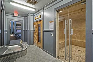 Interior - Family Friendly Condo, outdoor/ indoor pool, hot tub, close to beach (Hilton Head)