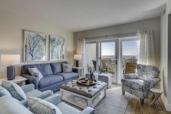 TV, offices - Beautiful condo with ocean & pool views, hot tub + snowbird friendly (Hilton Head)