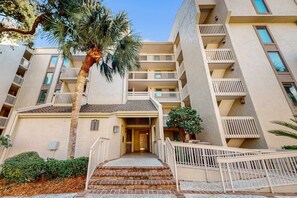Exterior - First Floor Condo near the beach with beach gear, washer/dryer, and pool (Hilton Head)
