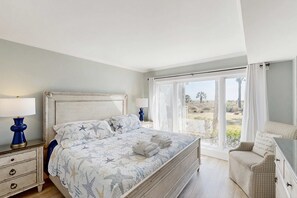 Iron/ironing board, WiFi, bed sheets, wheelchair access - First Floor Condo near the beach with beach gear, washer/dryer, and pool (Hilton Head)