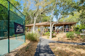Exterior - 1st-floor snowbird friendly condo near beach w/ pool, tennis, and pickleball (Hilton Head)