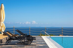 Pool - My Way Kavos Villa, Bill & John Aegina (Aegina)