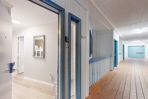 Interior - Relaxing condo with furnished balcony, outdoor pool, tennis, fitness center (Hilton Head)