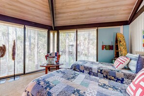 Iron/ironing board, WiFi, bed sheets - Unique Treehouse Haven with Marsh-Front Views & Large Deck - Walk to Harbour Town (Hilton Head)