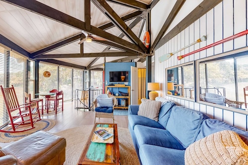 Unique Treehouse Haven with Marsh-Front Views & Large Deck - Walk to Harbour Town