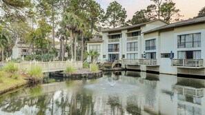 Exterior - Lagoon front, 3 story condo w/ balcony & washer/dryer + snowbird-friendly (Hilton Head)