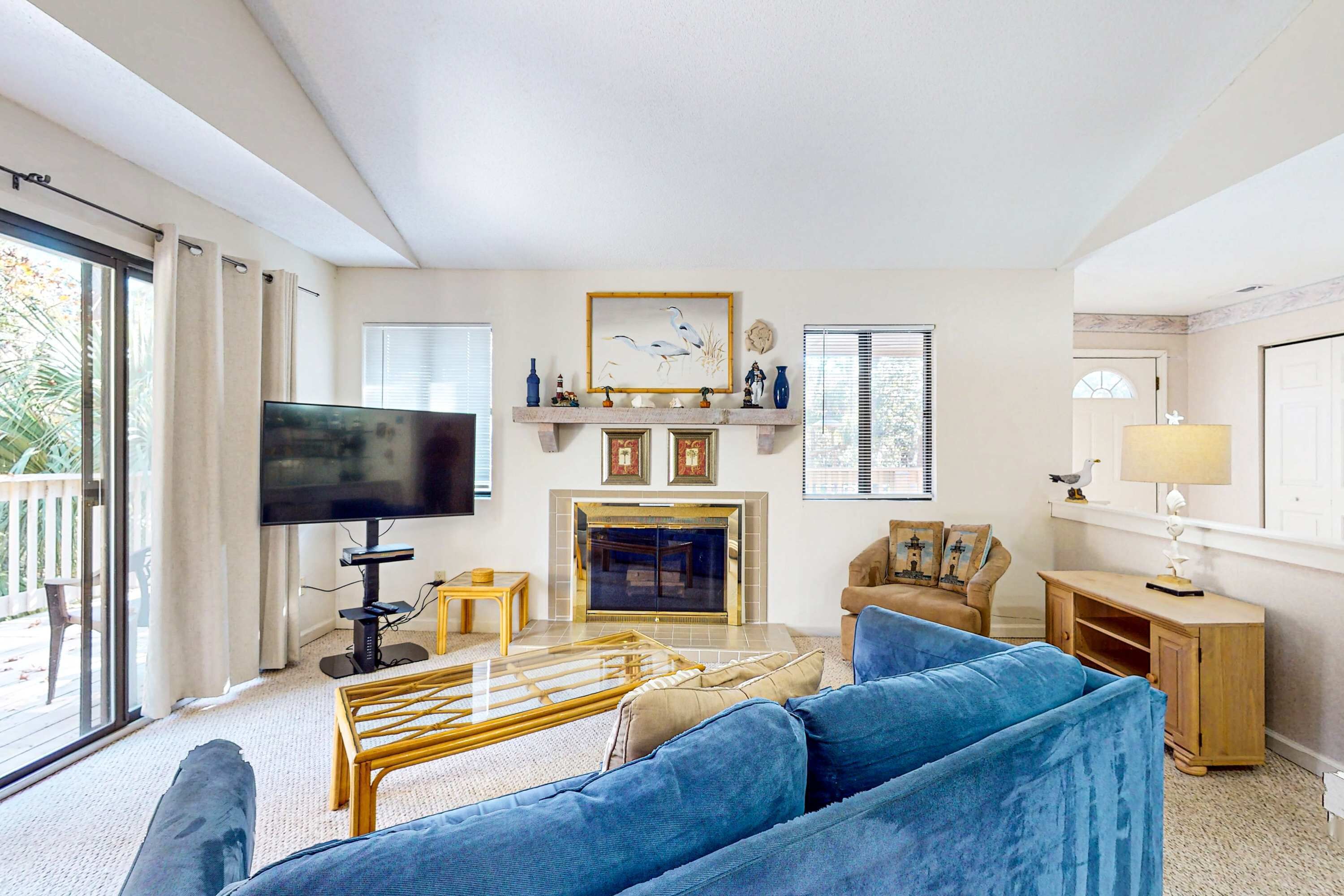 TV, fireplace, DVD player, offices
