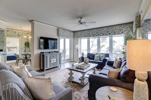 TV - Sunlit Oceanfront Condo with Two Balconies, Wet Bar, Beach Views & WiFi (Hilton Head)
