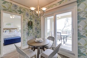 Dining - Sunlit Oceanfront Condo with Two Balconies, Wet Bar, Beach Views & WiFi (Hilton Head)