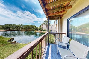 Property grounds - Roomy Villa with WiFi, Pool, & Hot Tub - Steps from the Ocean (Hilton Head)