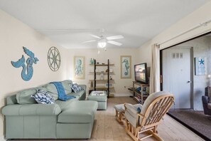 Smart TV, DVD player - Coconut Cove Walk to Beach | Ground Floor | Near Shops & Dining (Sarasota)