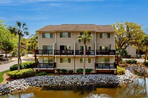 Exterior - Second-Floor Condo Steps to Coligny w/Shared Pool, Central AC, & Beach Access (Hilton Head)