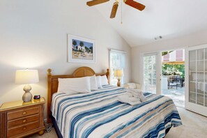 Iron/ironing board, WiFi, bed sheets - Dog-friendly, golf-course adjacent townhouse w/ a wet bar, patio, & shared pool (Hilton Head)