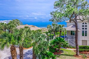 Exterior - Conveniently located, gorgeous home with private pool & elevator - walk to beach (Hilton Head)