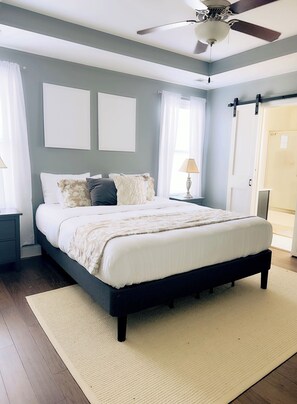 Iron/ironing board, WiFi, bed sheets - The Roost- Charming 4br Coastal Home Near Beaches (Wilmington)