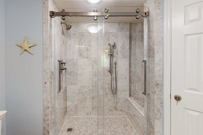Shower, hair dryer, towels, shampoo - Island Bliss Near the Beach W/ Golf On-Site, Shared Pool/Hot Tub & Private Deck (Hilton Head)