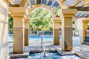 Pool - Island Bliss Near the Beach W/ Golf On-Site, Shared Pool/Hot Tub & Private Deck (Hilton Head)