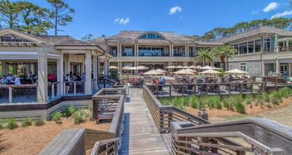 Spacious Home - four rows from the ocean with private deck