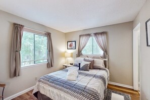 Iron/ironing board, WiFi, bed sheets - Gated Getaway w/ 2 Pools, Hot Tub & 10 Clay Tennis Courts, 350 Yards to Beach (Hilton Head)