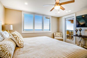 Iron/ironing board, WiFi, bed sheets, wheelchair access - Cozy oceanfront villa, tennis courts, hot tub, shared pool and ocean view (Hilton Head)