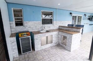 Interior - 3BR Pool House Sleeps 8 (Hollywood)