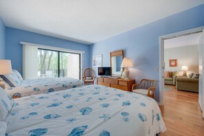 Tabla de planchar con plancha, wifi y ropa de cama 