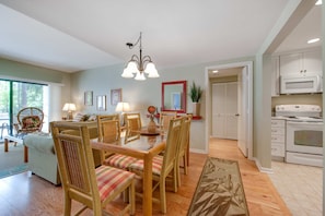 Interior - Family-friendly condo with washer/dryer, central AC, & outdoor pool (Hilton Head)