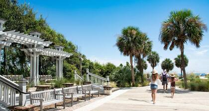 Hilton Head Cabanas condo with patio & on-site pool - walk to beach & Coligny