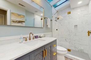 Shower, hair dryer, towels - All-Suite Shipyard Plantation Home with Decks, Fairway Views & Gas Grill (Hilton Head)